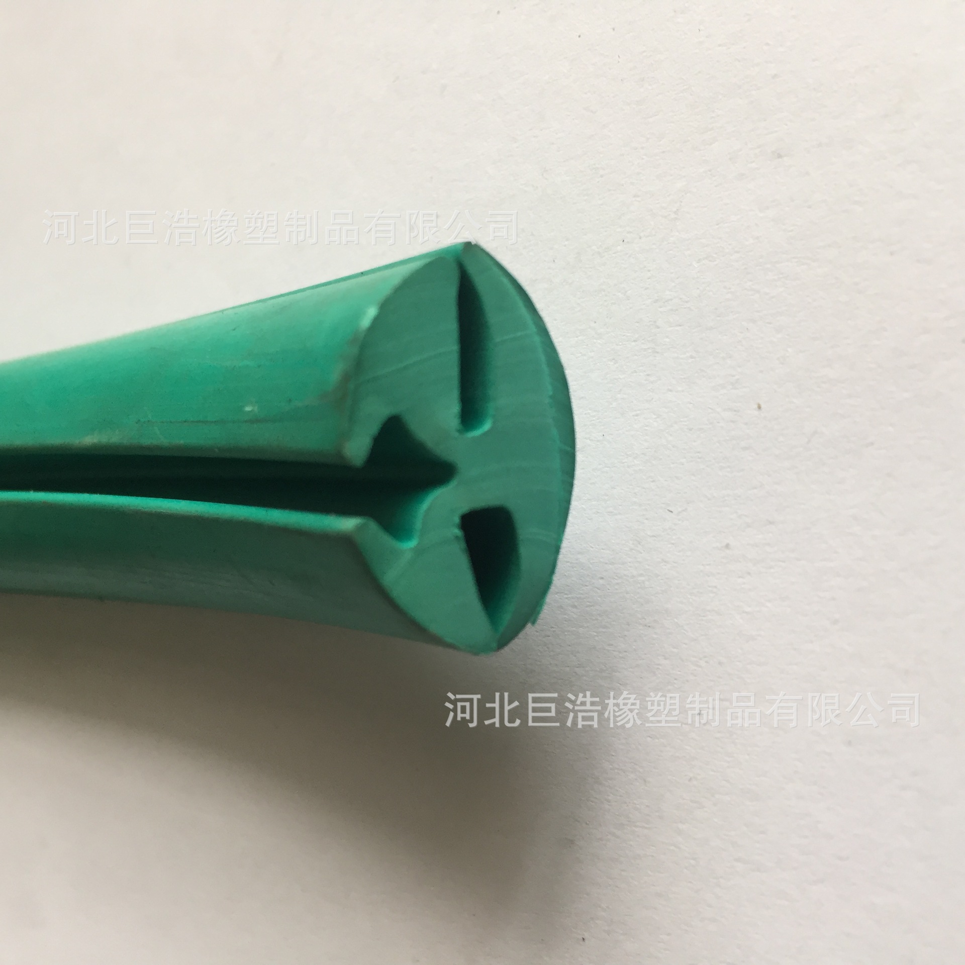 供应彩色密实玻璃三口密封条 防风雨密封条 玻璃密封条