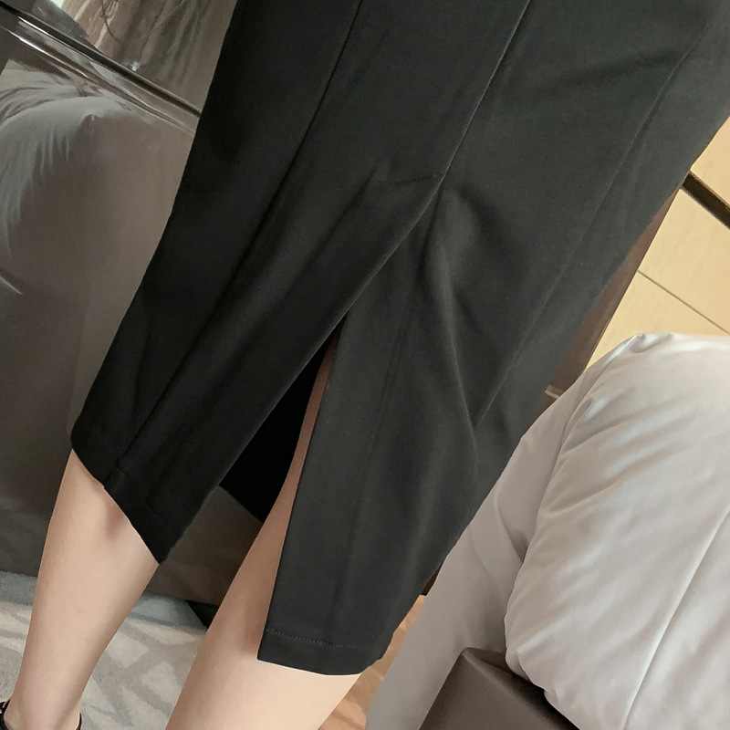 Đầm dạ hội cổ yếm phối lưới xếp nếp ôm dáng tay khoét — Màu đen