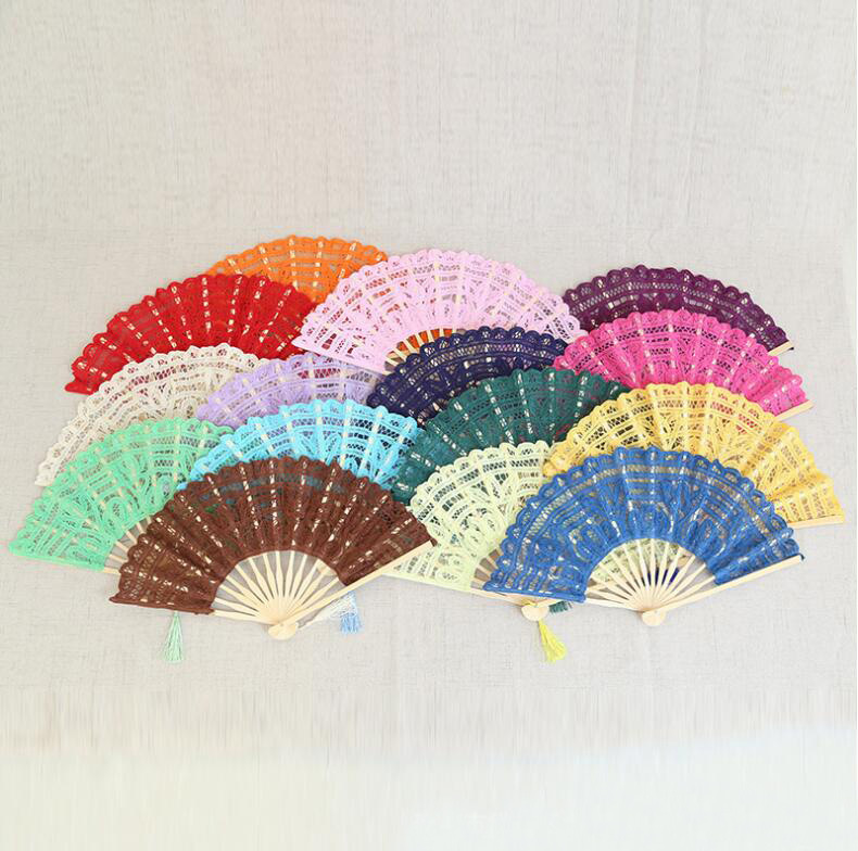 Ventilador de encaje europeo retro elegante dama ventilador de baile pro dama de honor ventilador de bordado de tela hecha a mano ventilador al por mayor