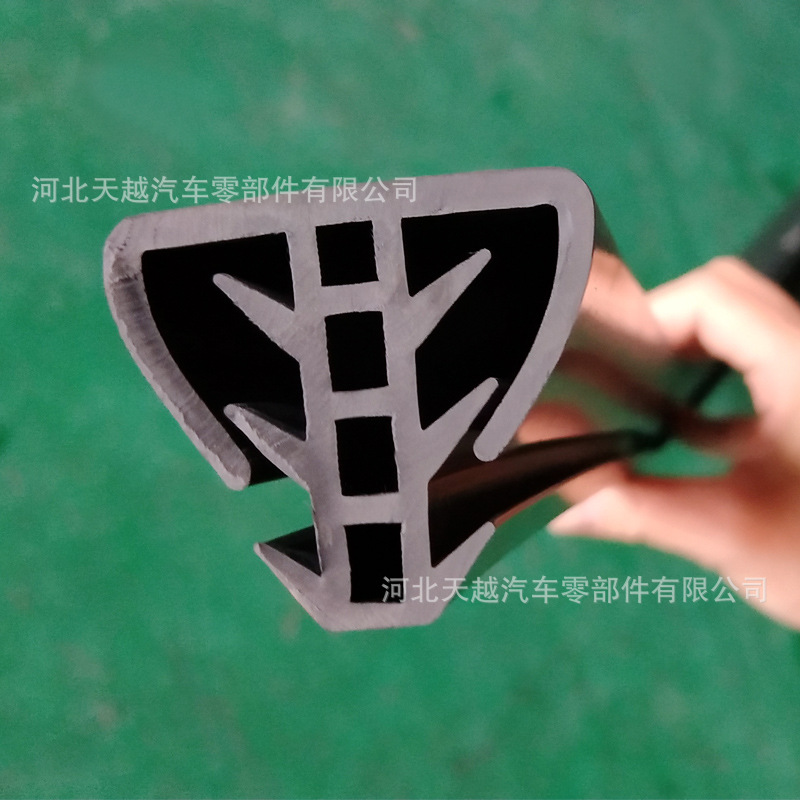 生产T型填缝橡胶条 T型光伏板填缝密封条 太阳能光伏板缝隙密封条