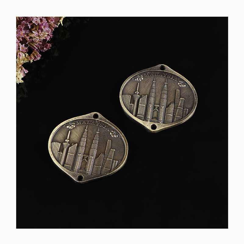 Estilo coreano de moda retro británico personalizado clase partido alas corona aleación insignia broche insignia hombres y mujeres