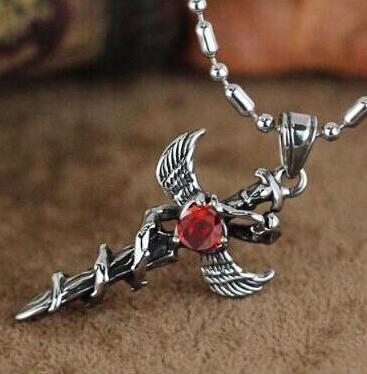 Náhrdelník s krížom Najsvätejšieho srdca z upírskeho denníka_voghion.com