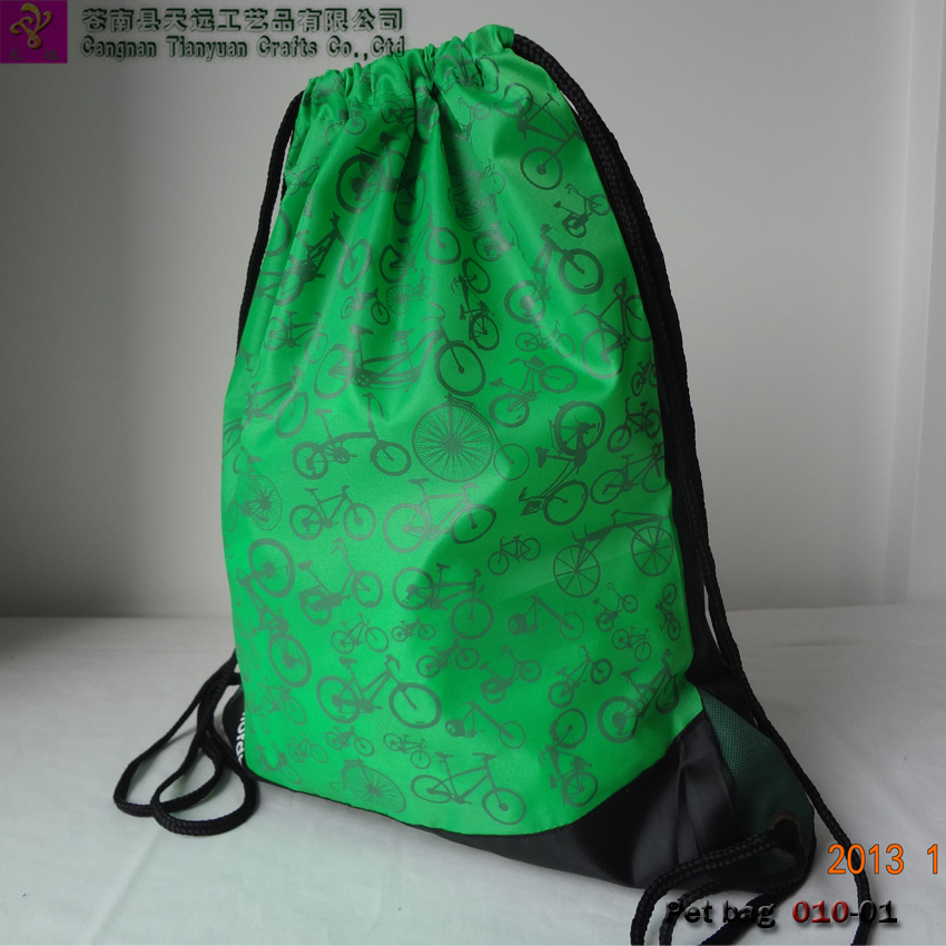 【时尚设计】2025新款绿色满版印花束口袋 双肩抽绳包文创缩绳袋