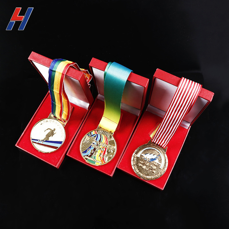 Gran cantidad de descuento insignia de metal personalizado Insignia de clase insignia medalla de estudiante insignia niños recompensa medalla pequeña image 1