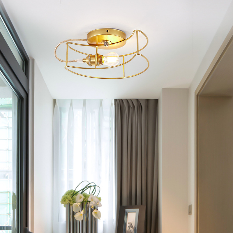 Nordic pequeña araña de una sola cabeza Golden Bar Cafe restaurante de tres cabezas simple dormitorio moderno pasillo de noche balcón