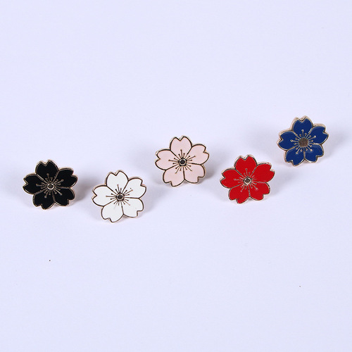 Japanese-style cute Harajuku metal badge with oil-drop design, girls' JK uniform pin, adorable corsage