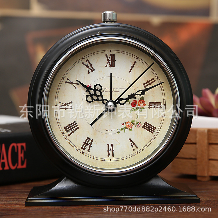 Directo de fábrica Nordic creativo retro metal pequeño reloj estudiante personalidad regalo papelería dormitorio salón despertador