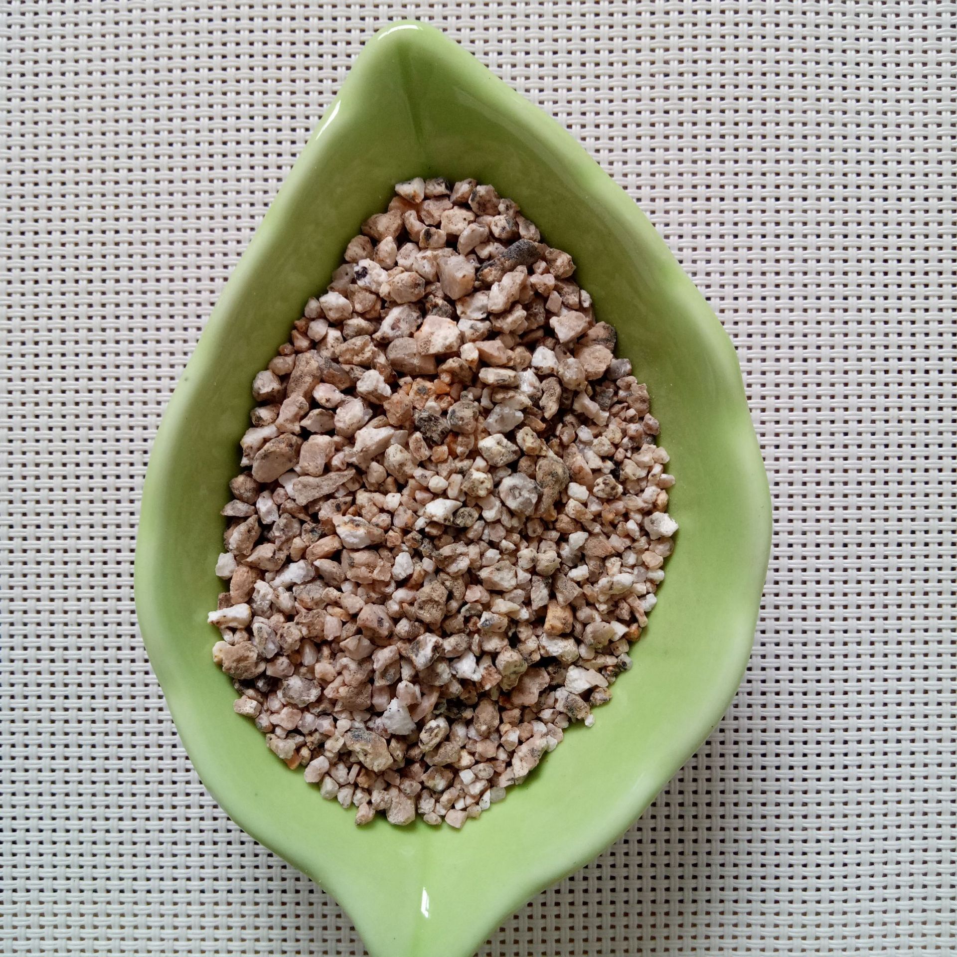 厂家供应 麦饭石原矿  麦饭石颗粒 水质过滤原材料 货源充足