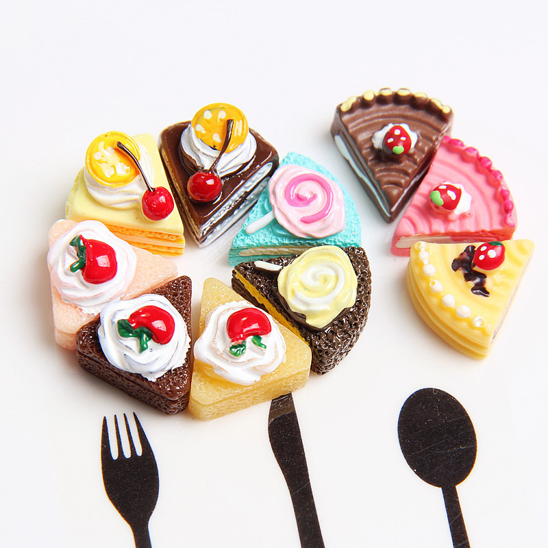 Simulation resin triangle cake diy cream mobile phone case children play house doll house toy accessories