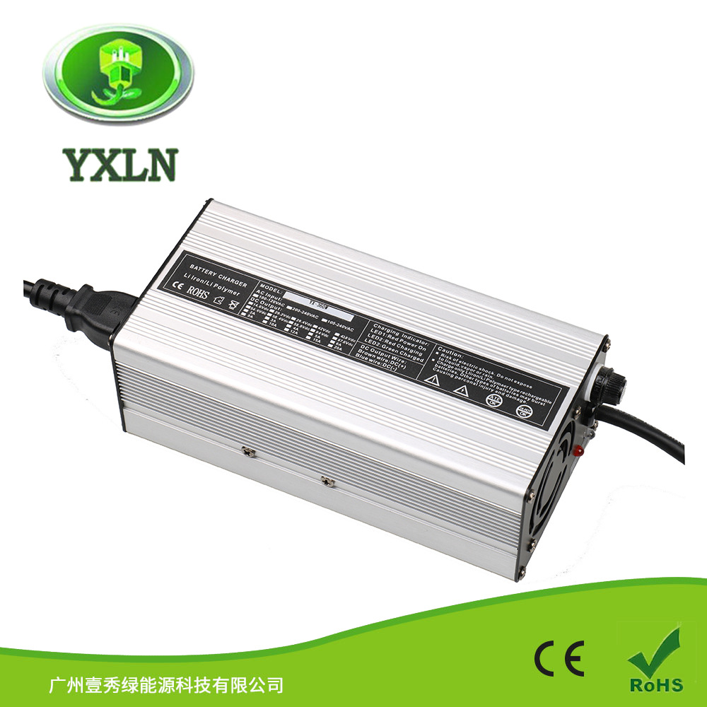 24V12A电动叉车充电器29.4V12A铅酸充电器工厂直销24V充电器