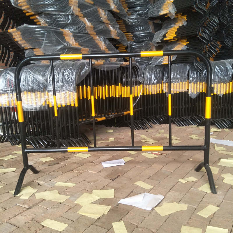 铁马护栏施工围挡可移动隔离栏大型活动分流围栏耐撞铁马护栏