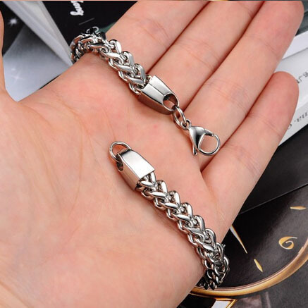 Trendy men's hip-hop bracelets, men's domineering thick bracelets, trendy and simple Korean style student personalized bracelets, fashionable titanium steel