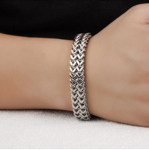 Trendy men's hip-hop bracelets, men's domineering thick bracelets, trendy and simple Korean style student personalized bracelets, fashionable titanium steel