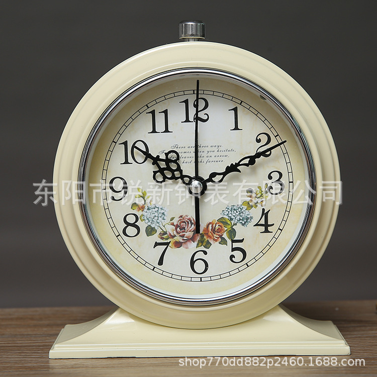 Directo de fábrica Nordic creativo retro metal pequeño reloj estudiante personalidad regalo papelería dormitorio salón despertador