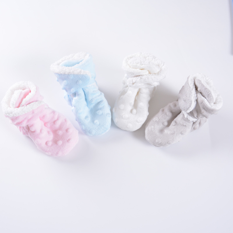 婴儿鞋子仿羊羔绒豆豆鞋套软底珊瑚绒新生儿保暖脚套柔软室内