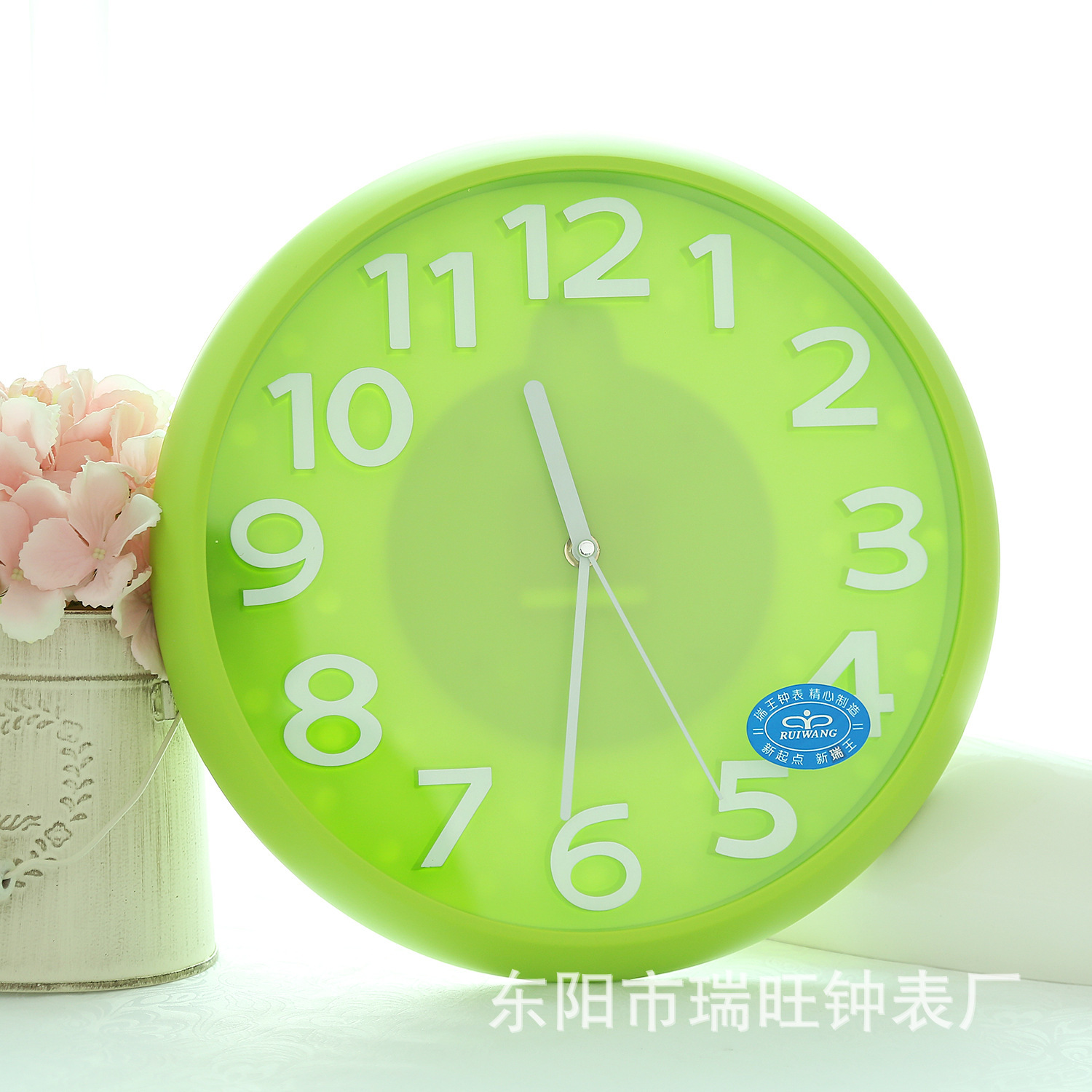 Directo de fábrica de cuarzo nórdico Reloj de pared de 13 pulgadas tridimensional palabra cara moda regalo creativo Reloj de pared al por mayor