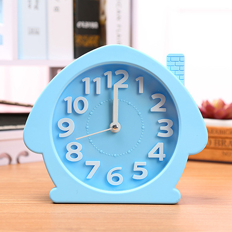 Directo de fábrica creativo estudiante tridimensional palabra despertador de dibujos animados casa forma dormitorio sala de estar decoración pequeño reloj de alarma al por mayor
