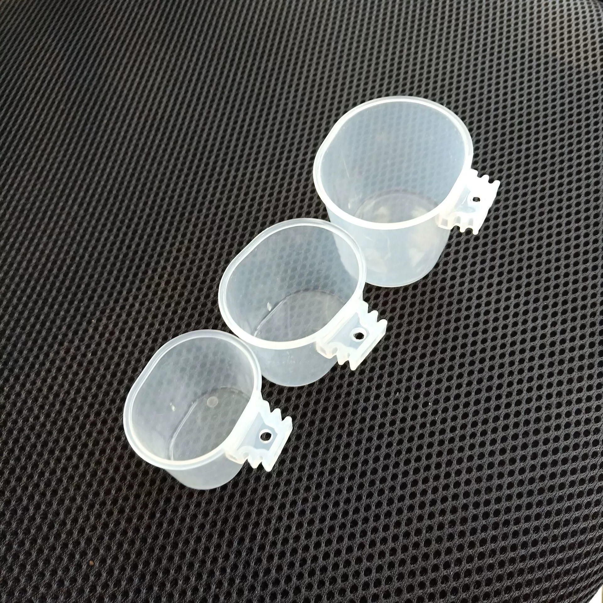 Фабрика оптовой голубь коробка еды птицы миска еды пластиковая посуда птица маленький размер миска еды ложка в наличии