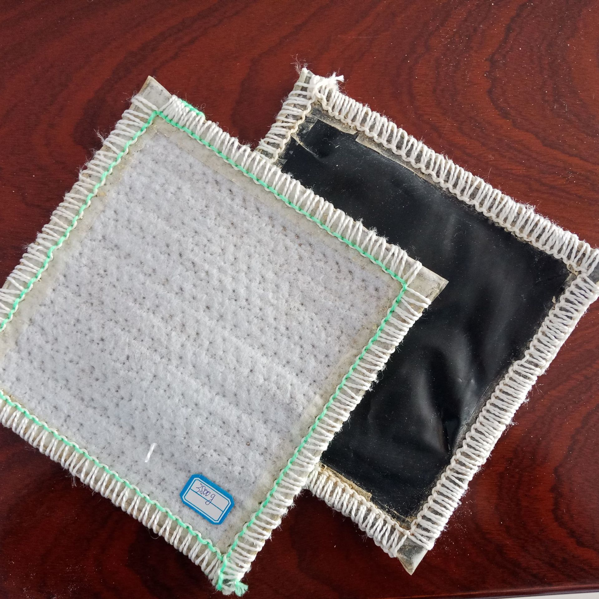 厂家人工湖养殖复合gcl钠基膨润土防水毯 河道防渗pe膜覆膜防水毯