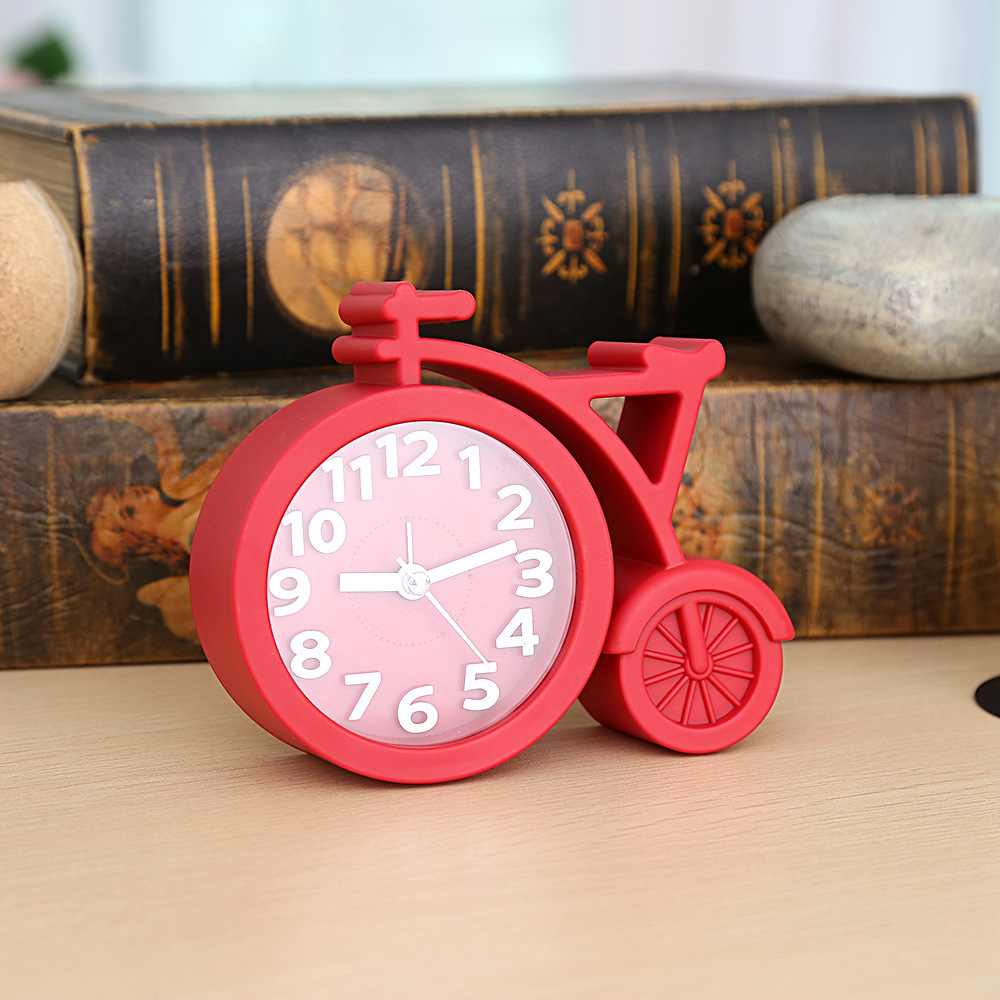 Directo de fábrica estudiante bicicleta creativa color caramelo cuarzo pequeño reloj despertador mudo caminando tiempo niños reloj al por mayor