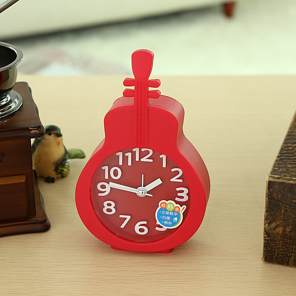 Directo de fábrica estudiante violín creativo color caramelo cuarzo pequeño reloj de alarma mudo caminar tiempo electrónico niños reloj al por mayor