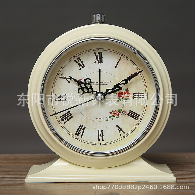 Directo de fábrica Nordic creativo retro metal pequeño reloj estudiante personalidad regalo papelería dormitorio salón despertador