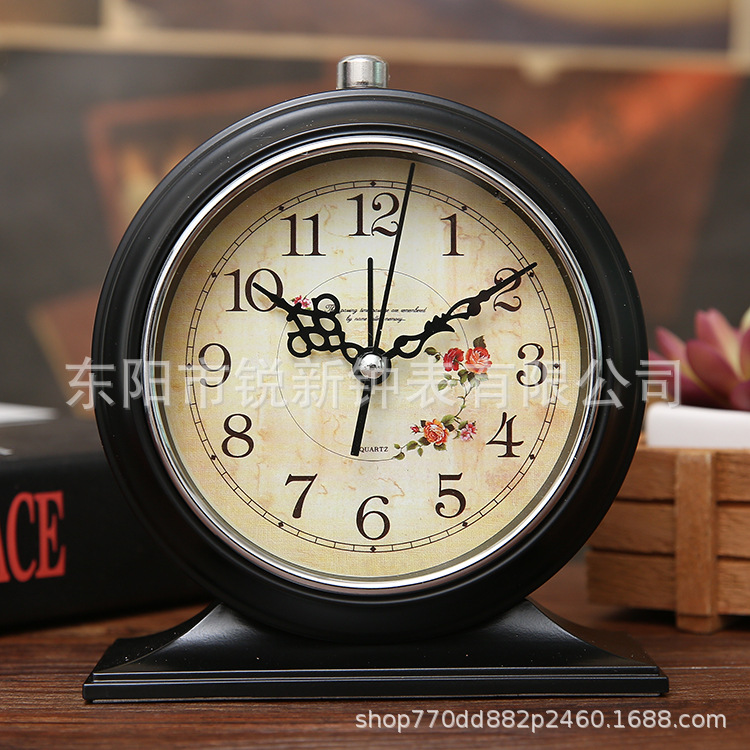 Directo de fábrica Nordic creativo retro metal pequeño reloj estudiante personalidad regalo papelería dormitorio salón despertador