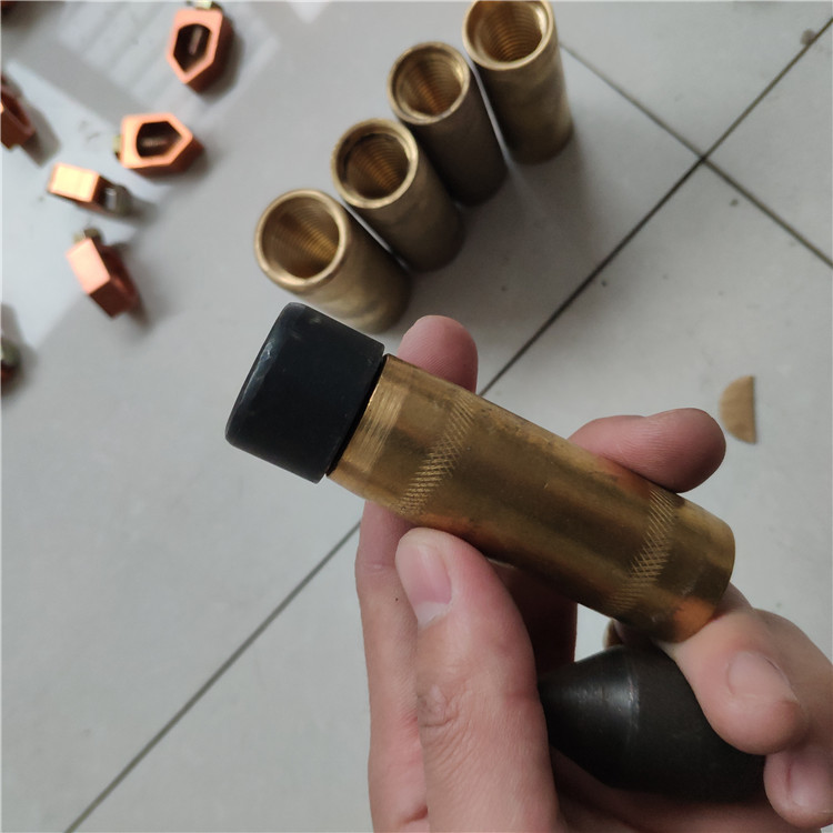 大量现货接地棒连接器 四孔接地插座 A型夹 U型夹 量大优惠