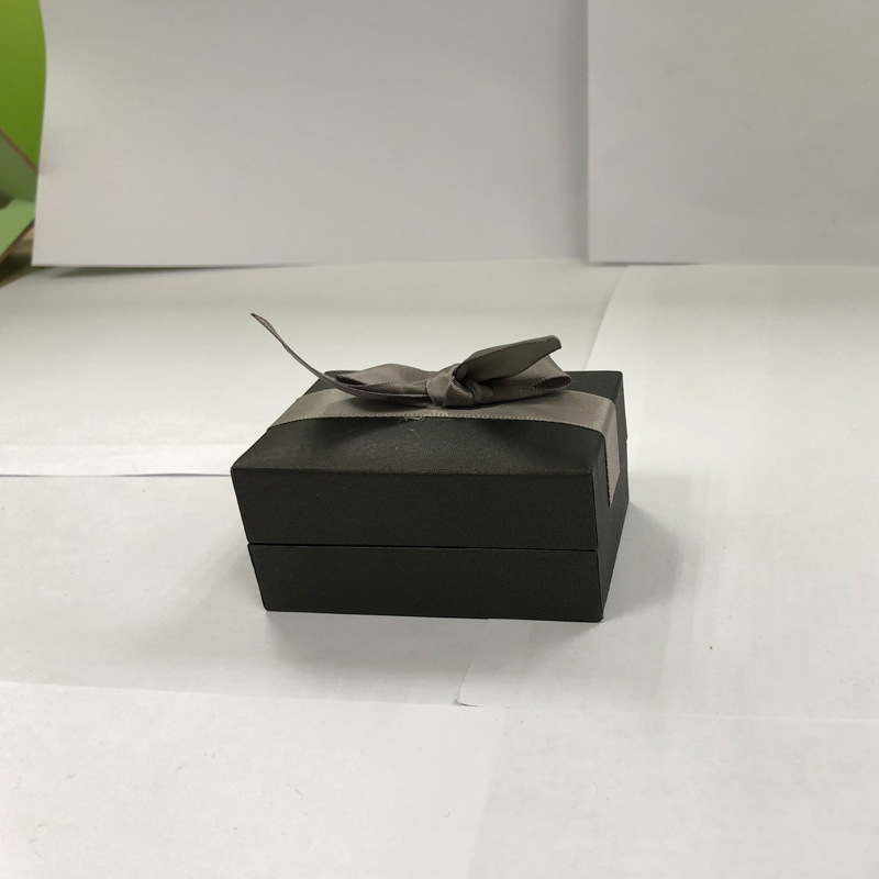 Fábrica al por mayor collar pendientes anillo caja de embalaje caja de pulsera caja de joyería arco cartón