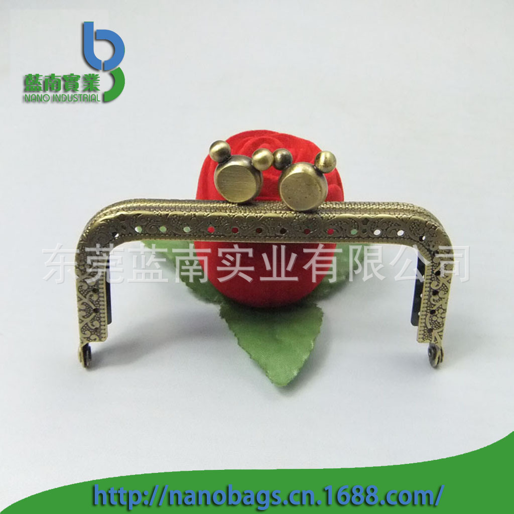 厂家供应 仿古色针孔圆角较， 猫头五金铰，压兰耳口金包较