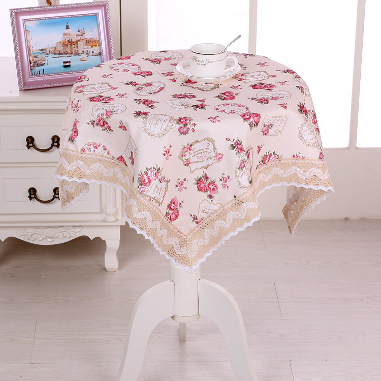 작은 마을 이야기 빨간 테이블 천