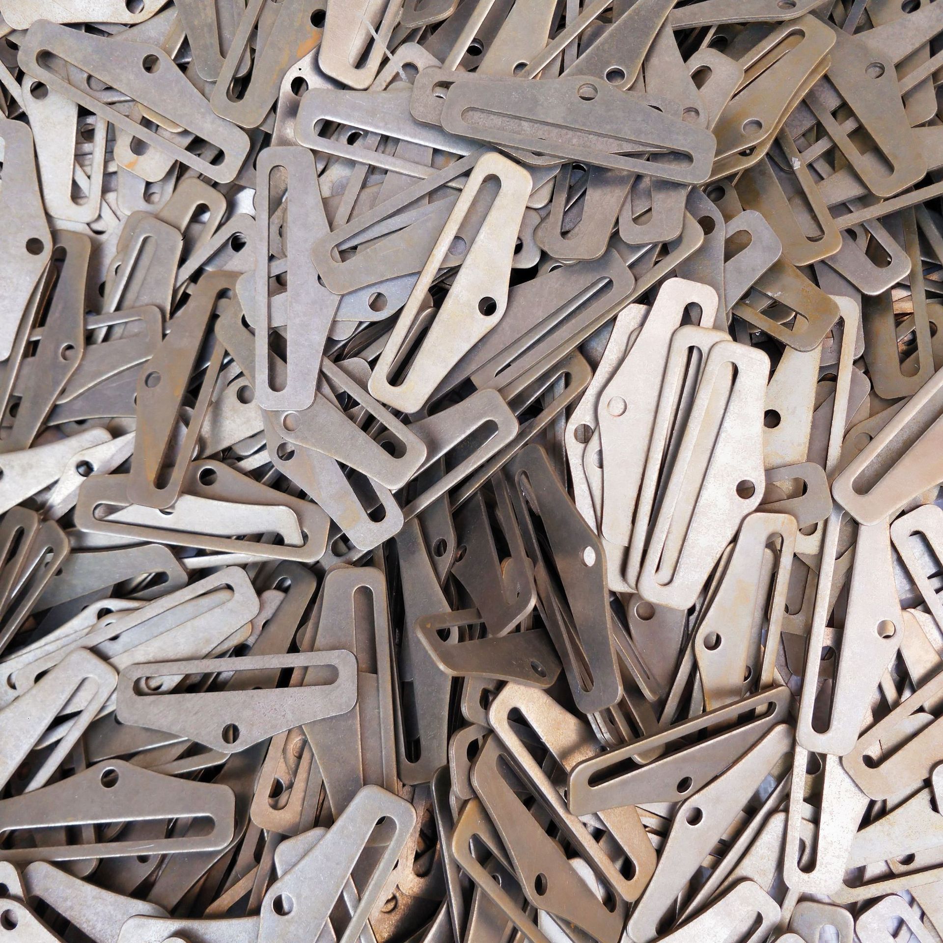 厂家批发镀锌板铁片铜片铝片五金冲压铁板冲压件异形件镀锌板加工