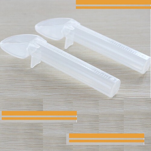 New product anti-choking with scale details baby medicine feeding spoon medicine feeder baby medicine auxiliary silicone spoon