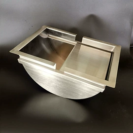 踢脚线、板;广告牌;排水系统