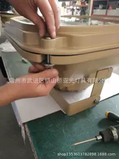 厂家供应厂房仓库用工矿灯免维护型泛光灯LED天棚灯方形无极灯