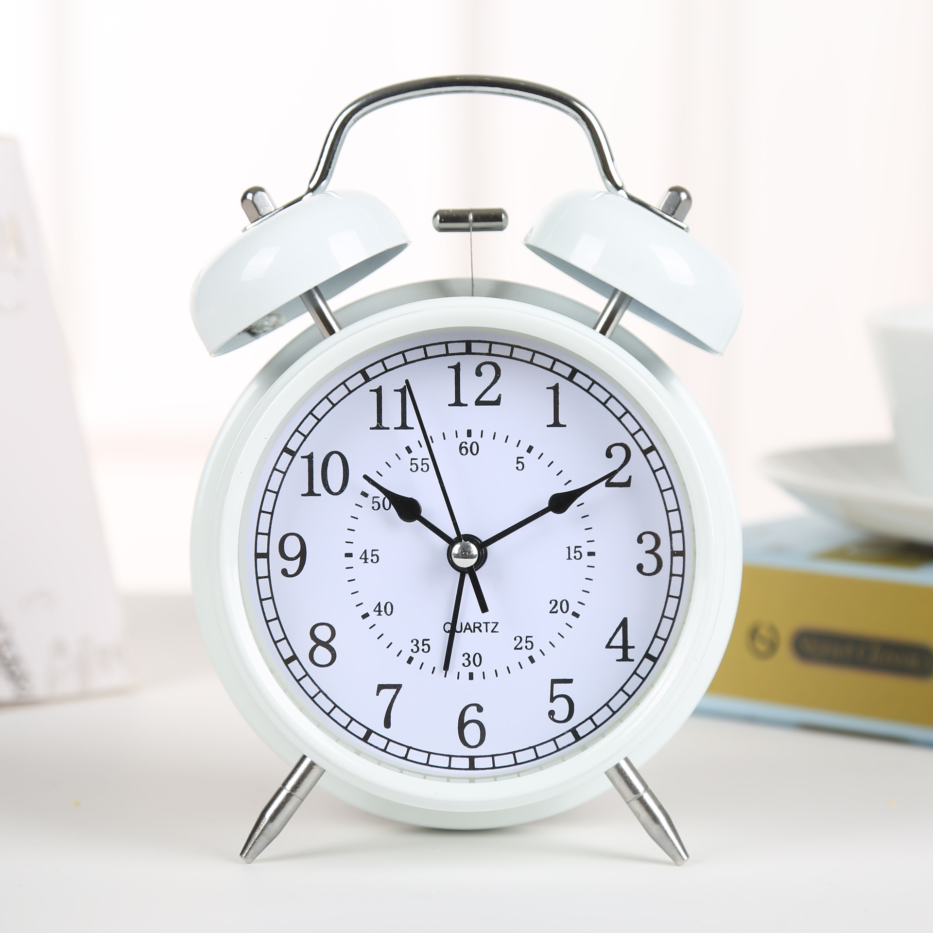 Suministro directo de fábrica 4 pulgadas reloj digital estudiante hogar inteligente alarma reloj de noche escritorio metal decoración pequeño despertador