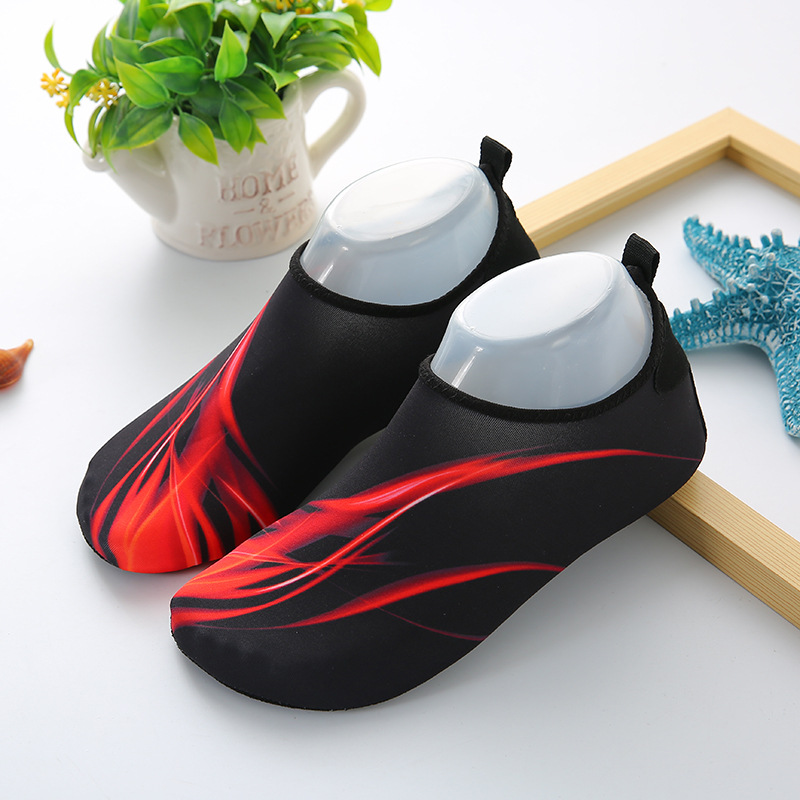 Beach footwear for men and women