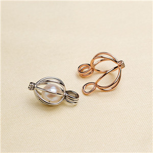 Pendants (58)