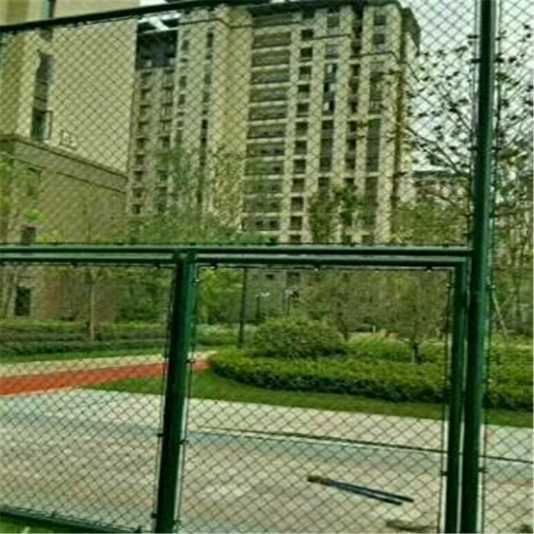 厂家供应 安装足球场围栏 学校体育围网 菱形网 弹性防护网 球场