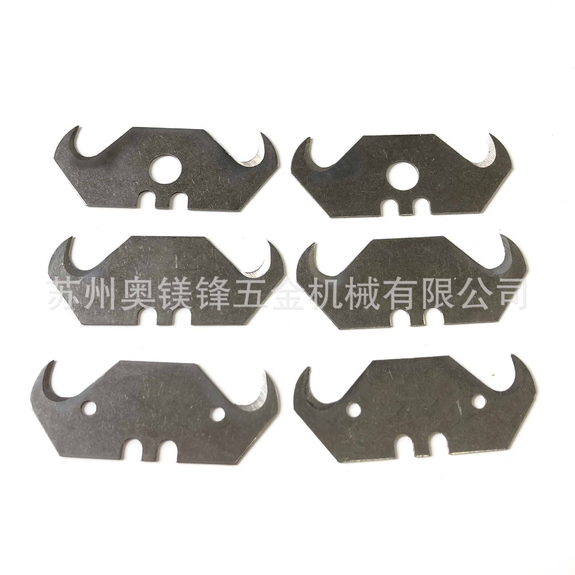 供应牛角刀片勾刀美工梯形刀片锋利带孔盒装现货多种形状款式