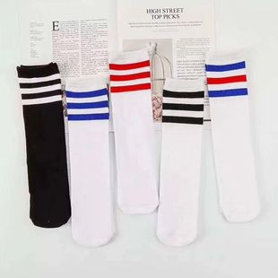 �W����С�m�����LͲ�ڰ�ɫ�l�y���^ϥ���l�y�����m��������У��Ь