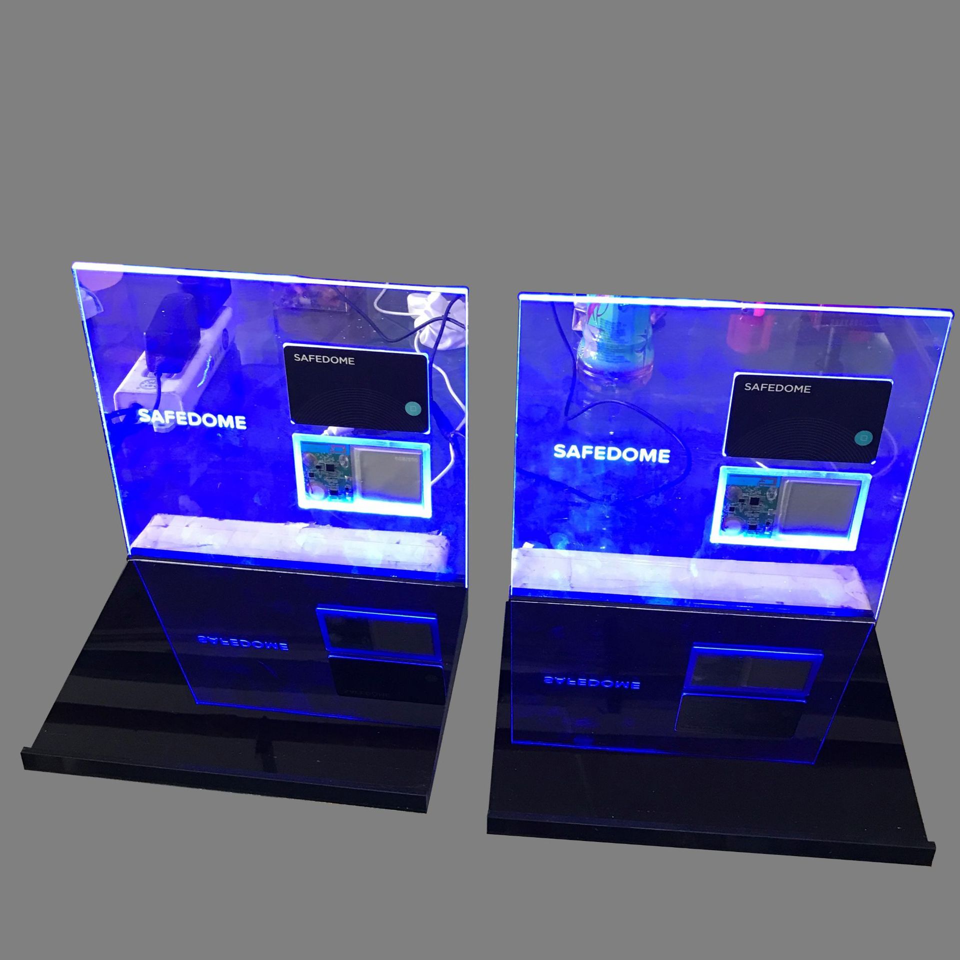 芯片发光展示架 亚克力卡片座 有机玻璃蓝光展示座 深圳加工定制