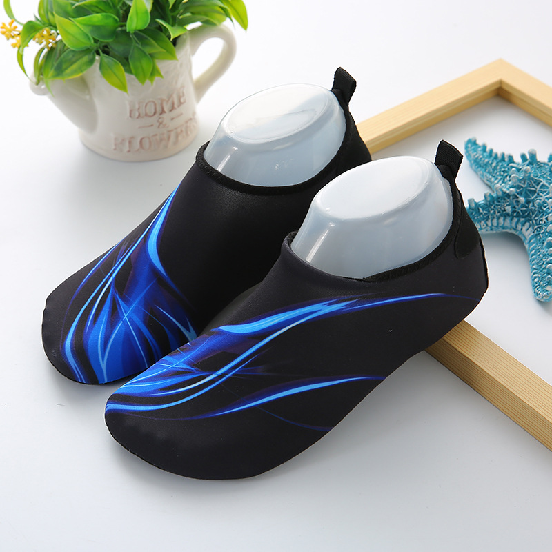 Beach footwear for men and women