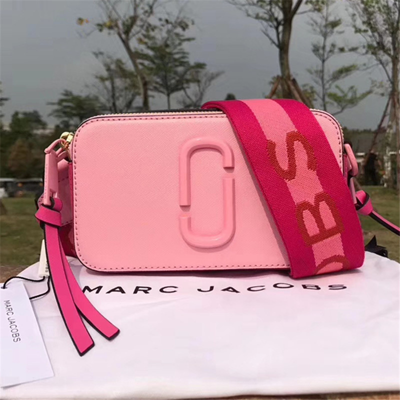 핑크색으로 칠해져 있음