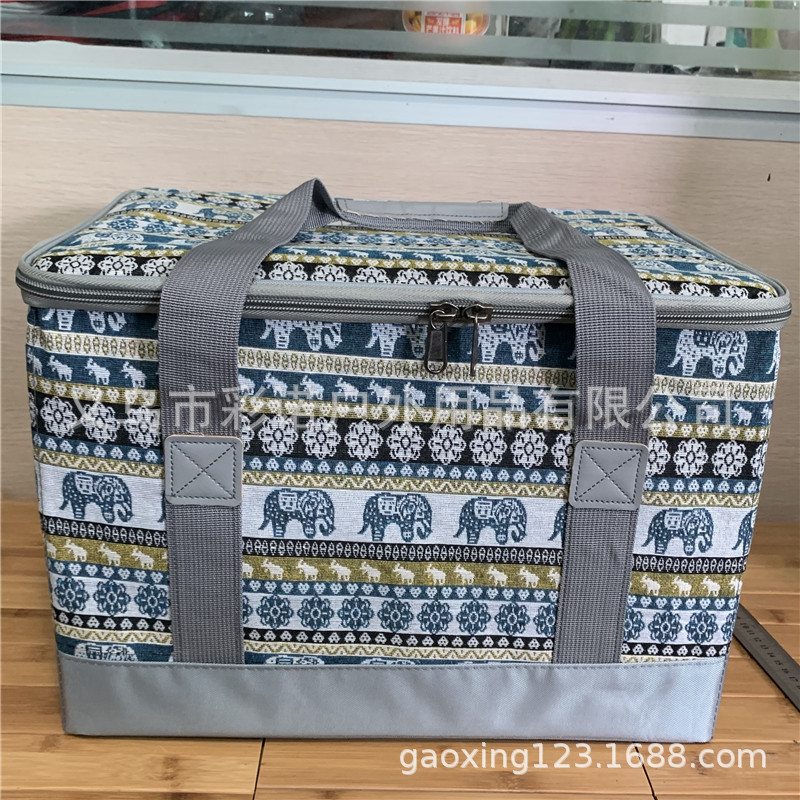 염색 된 직조 아기 코끼리