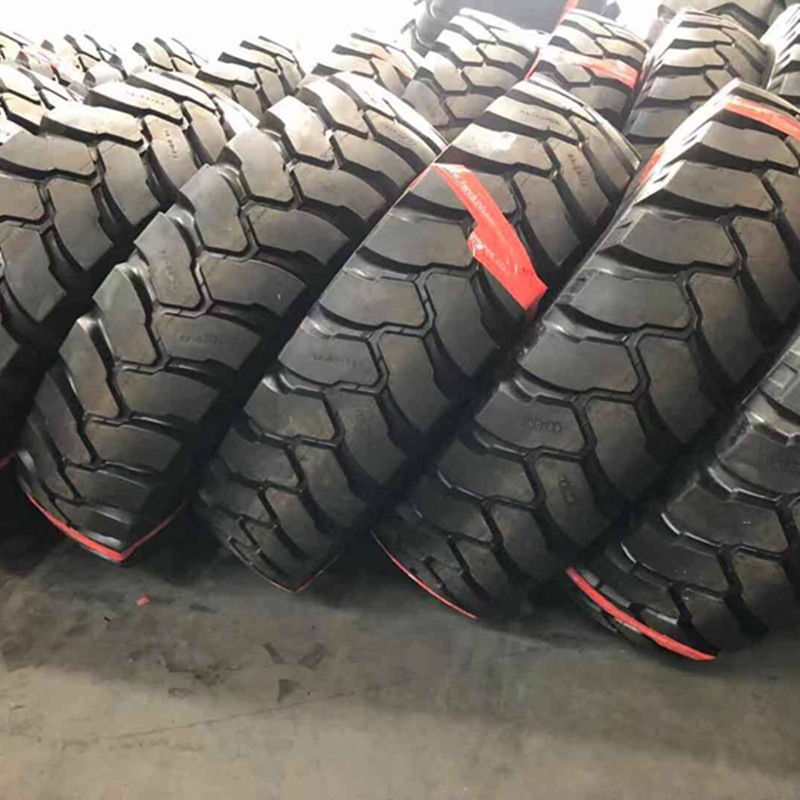 宽体自卸车13.00/14.00/1300/1400-24 25尼龙加厚耐磨工程轮胎
