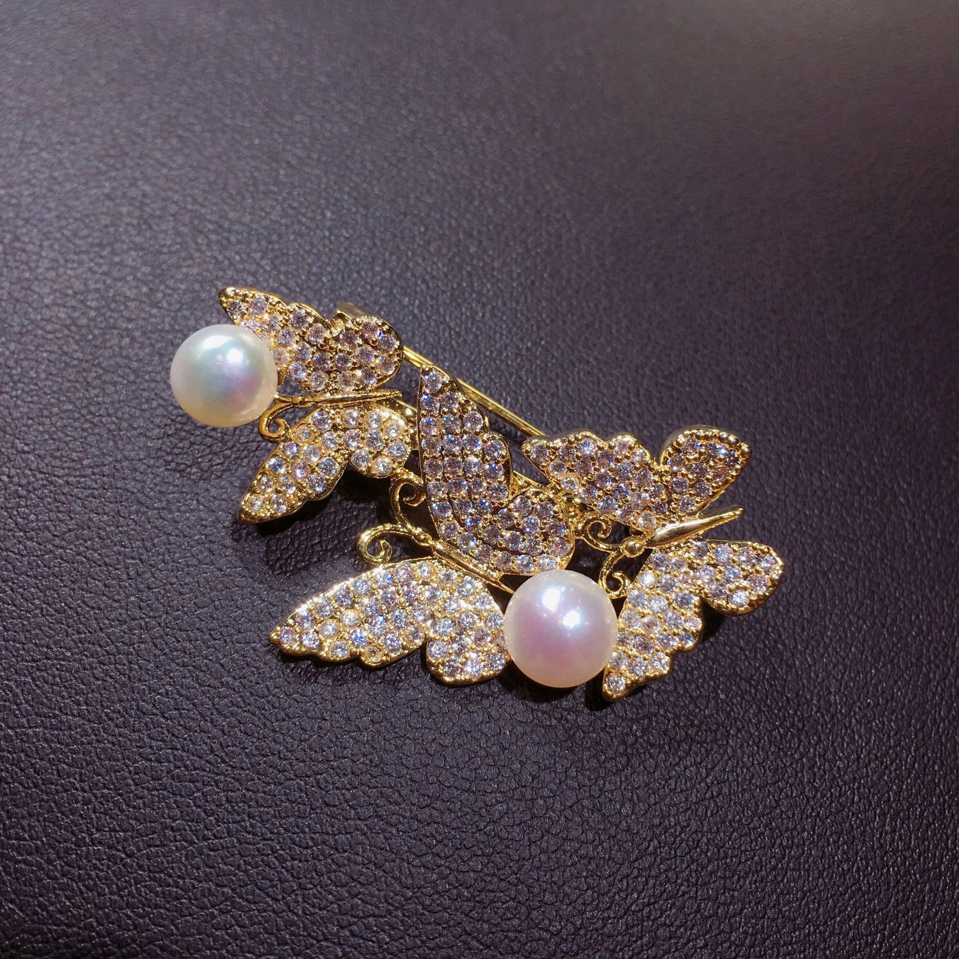Boutique craft popular natural freshwater pearl three butterfly corsage pin brooch all-match clothing cross-border supply
