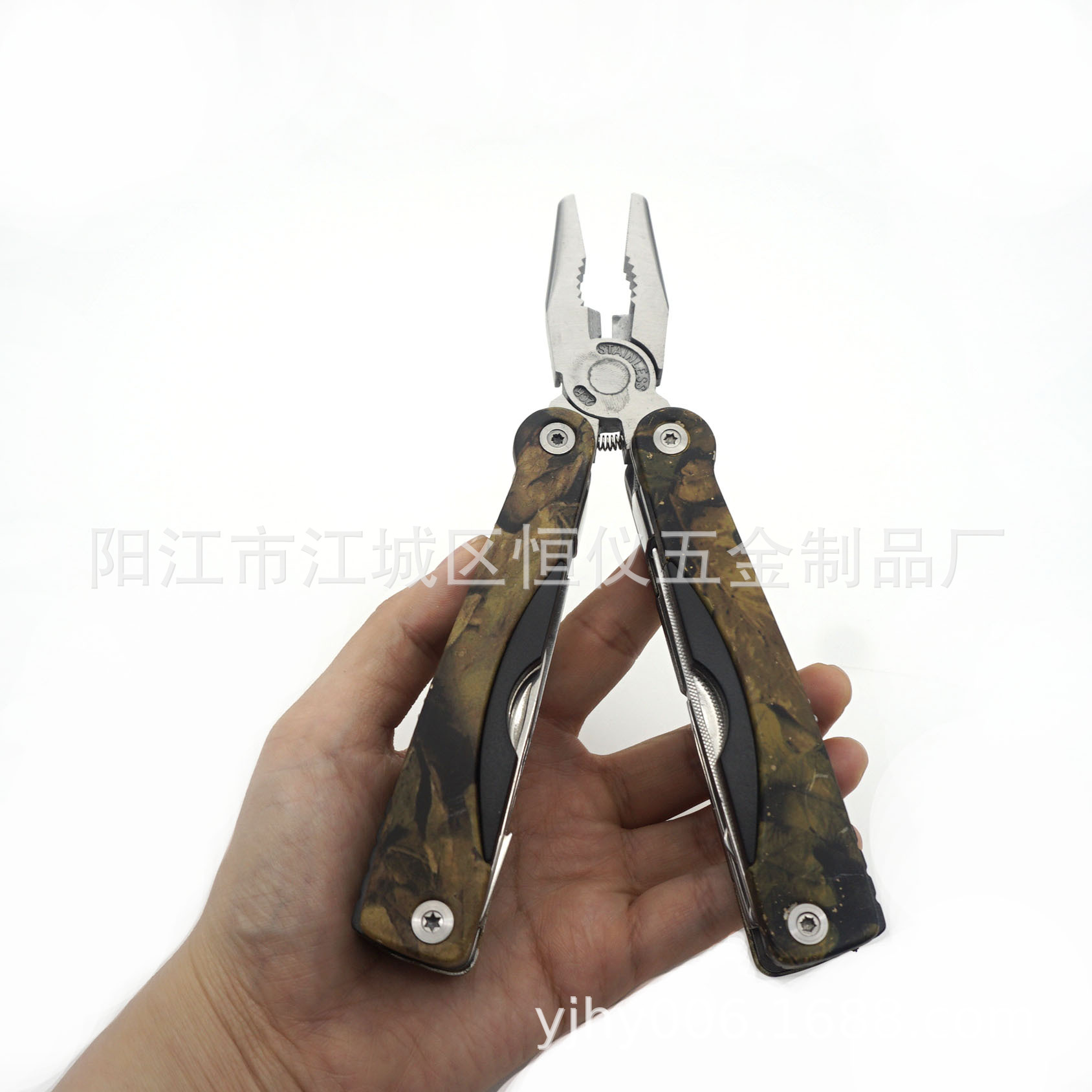 供应多功能不锈钢钳子 大号迷彩折叠钳子 户外多用钳多功能钳迷彩