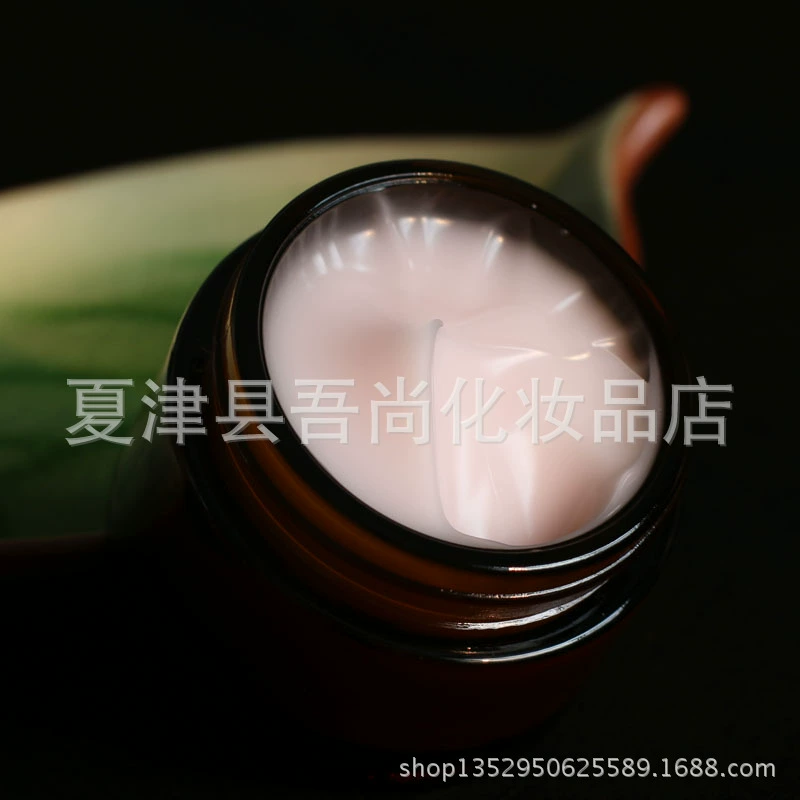 Гидрокоагуляционный водный крем с бусинами розовой воды Образец 1000 г, прозрачный и прохладный, нежирный,