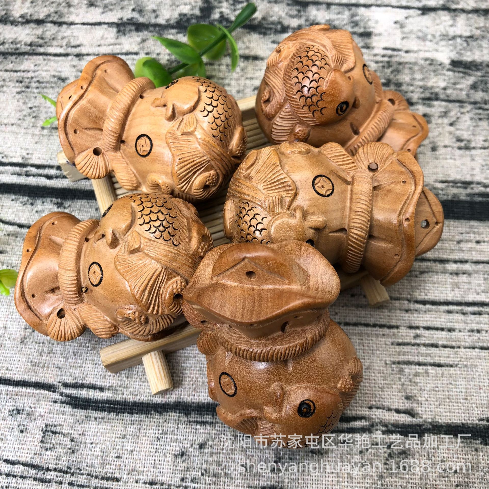 厂家直供枣木雕刻鱼钱袋挂件汽车钥匙扣饰品手机链挂饰diy